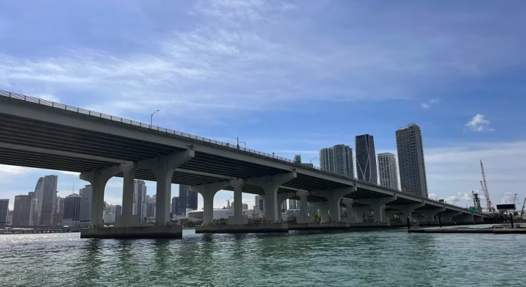 Miami empieza a priorizar soluciones naturales para proteger su costa de las tormentas