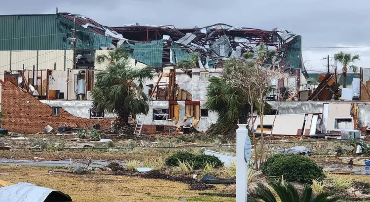 Tornados Azotan el Noroeste de Florida Causando Daños Considerables en Panama City