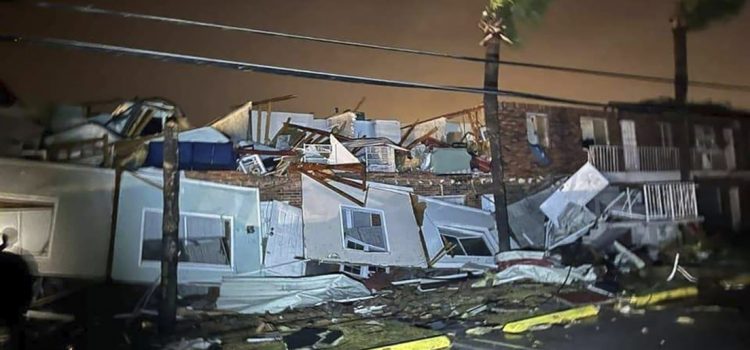 Tornados azotan el sur de Florida durante fuertes tormentas