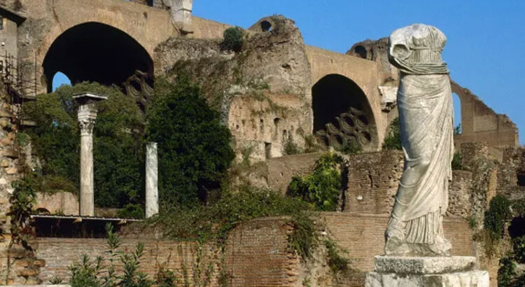 Descubren restos humanos y joyas en Pompeya