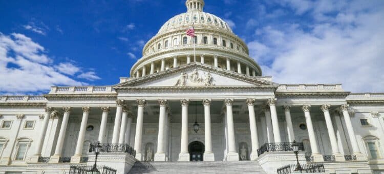 Senado de EU rechaza resolución para bloquear aranceles globales de Trump