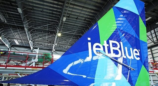 JetBlue, al borde de la quiebra, deja Miami, su mercado clave