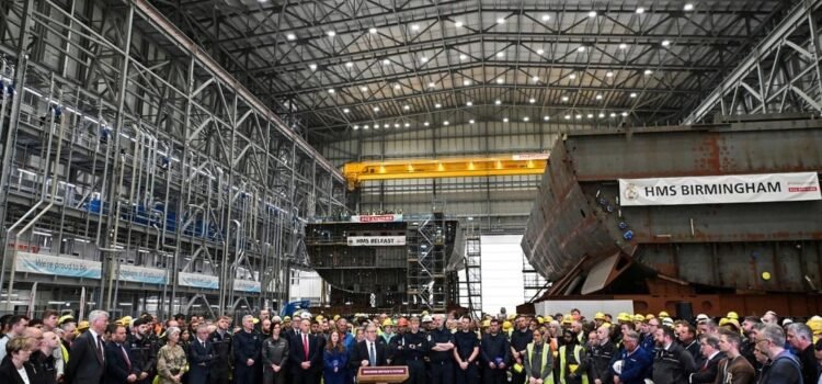Reino Unido anuncia la construcción de 12 submarinos nucleares
