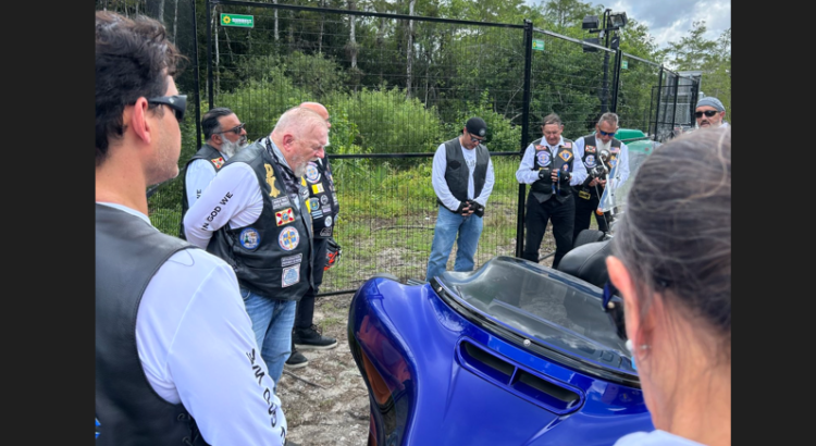 Arzobispo de Miami presiona para visita pastoral en Alligator Alcatraz