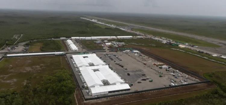 Continúan los argumentos en Miami en demanda federal contra Alligator Alcatraz