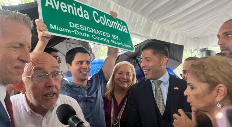 Inauguran la “Avenida Colombia” en Miami en homenaje al expresidente Álvaro Uribe