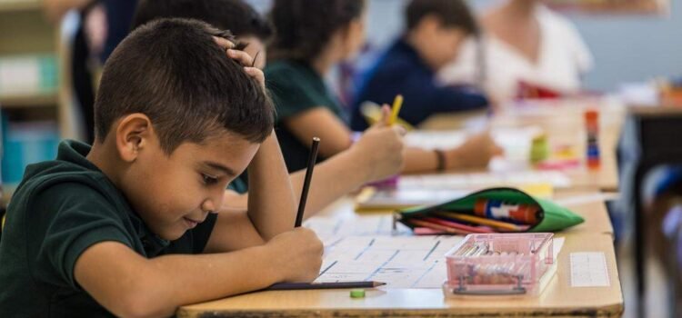 La matrícula de las escuelas de Miami-Dade cae en más de 13,000 estudiantes