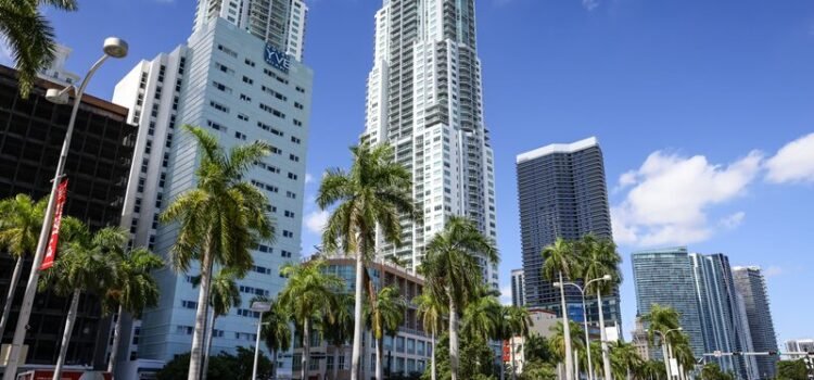 Latinoamericanos dominan inversiones en real estate en el sur de la Florida