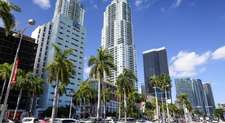 Latinoamericanos dominan inversiones en real estate en el sur de la Florida