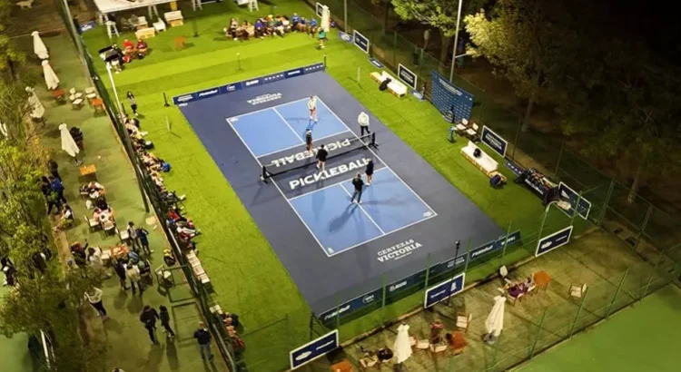 Stridepickleball irrumpe en Miami con sus pistas hechas de calzado reciclado