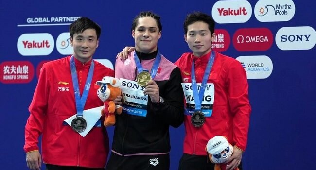 Clavadista Osmar Olvera logra oro histórico en Mundial de Deportes Acuáticos Singapur 2025