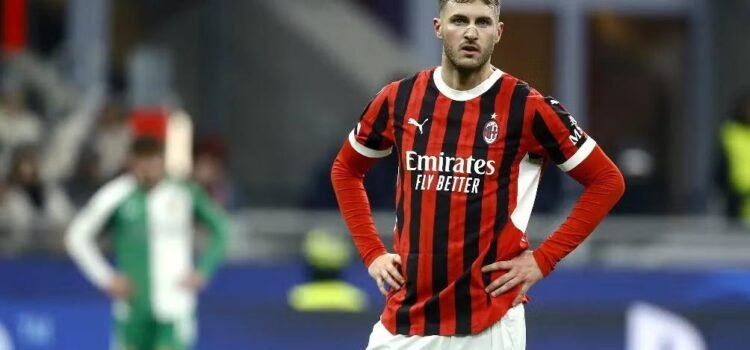 ¿Adiós Santiago Giménez? Milan está por cerrar el fichaje de un nuevo delantero