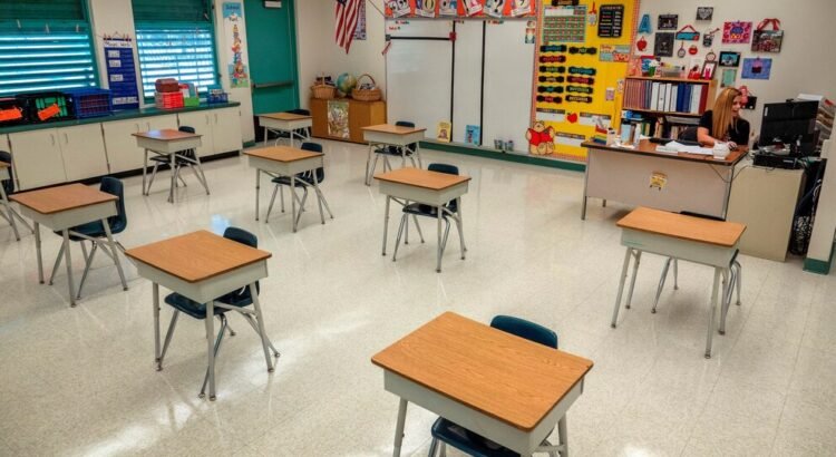 Miles de niños desaparecen de las escuelas de Miami