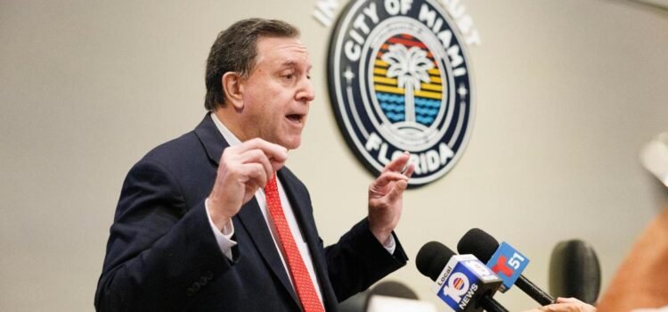 Joe Carollo confirma su candidatura a la alcaldía de Miami