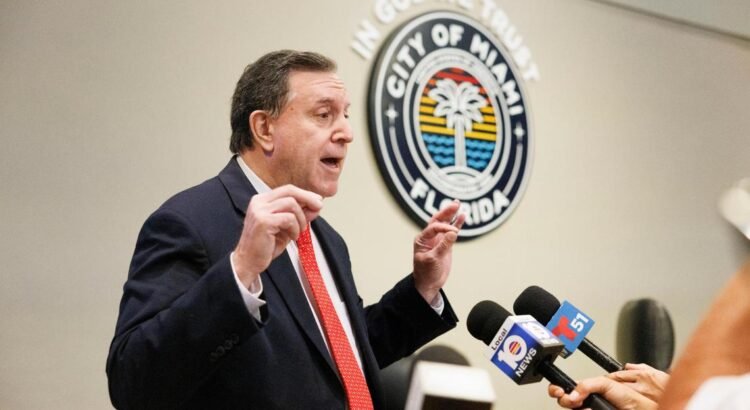 Joe Carollo confirma su candidatura a la alcaldía de Miami