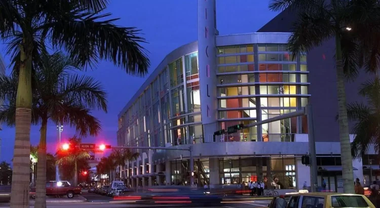 Miami Beach aprueba museo para reemplazar a Regal Cinema
