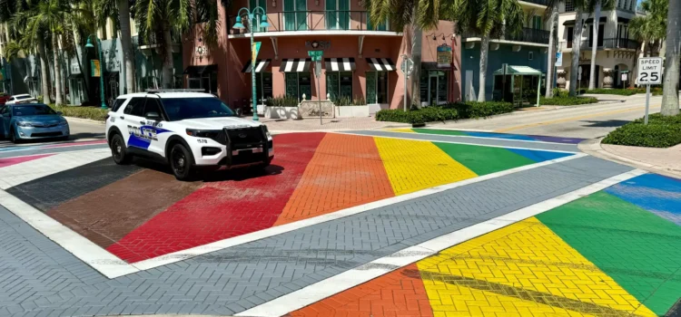 Miami Beach impugna la prohibición del arte callejero y los cruces peatonales con arcoíris
