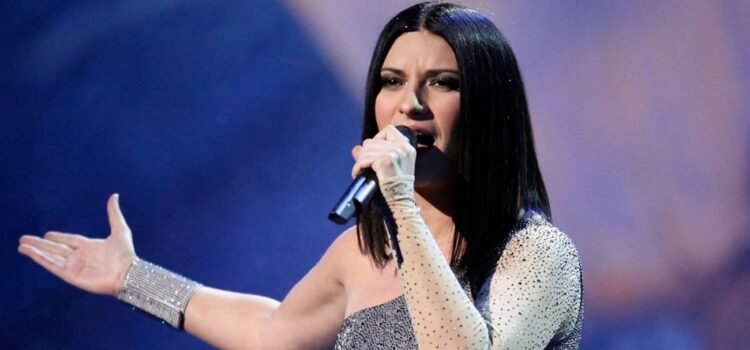 La cantante italiana Laura Pausini recibirá el premio Billboard Ícono en Miami