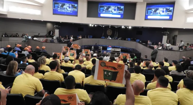 Miami-Dade: En tiempos de bolsillos apretados, tamaño del gobierno condal crece
