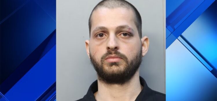 Acusan a hombre de Miami-Dade de provocar incendio en tienda de arte Michaels