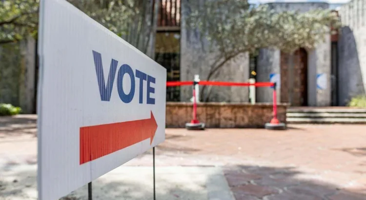 Comienza la votación temprana para elegir a alcalde de Miami entre trece candidatos Comienza la votación temprana para elegir a alcalde de Miami entre trece candidatos