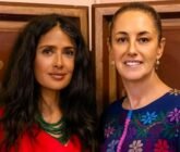 Salma Hayek pide a Sheinbaum impulsar la industria cinematográfica en México